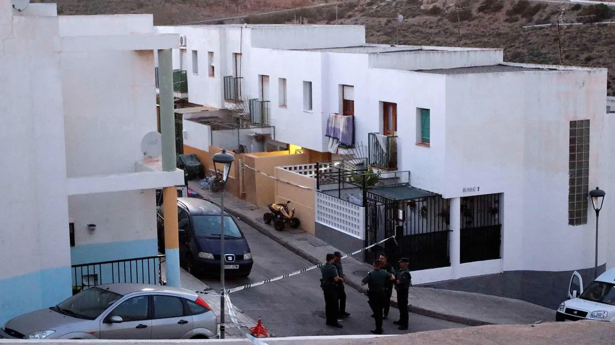 Exterior del lugar del tiroteo en Gádor, Almería