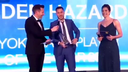 La respuesta de Hazard cuando le piden renovar con el Chelsea: "&iquest;D&oacute;nde est&aacute; el bol&iacute;grafo?"