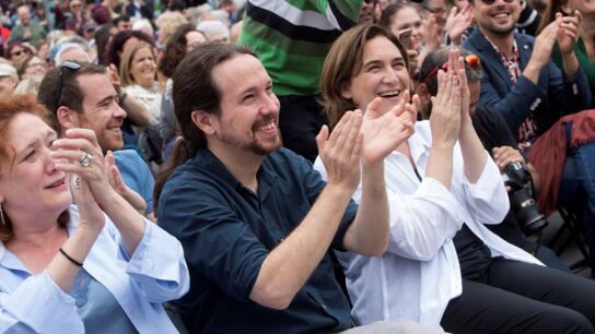 Pablo Iglesias en su primer acto de campa&ntilde;a de cara a las municipales junto a Ada Colau en Barcelona