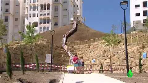 Imagen del polémico tobogán de Estepona Imagen del polémico tobogán de Estepona