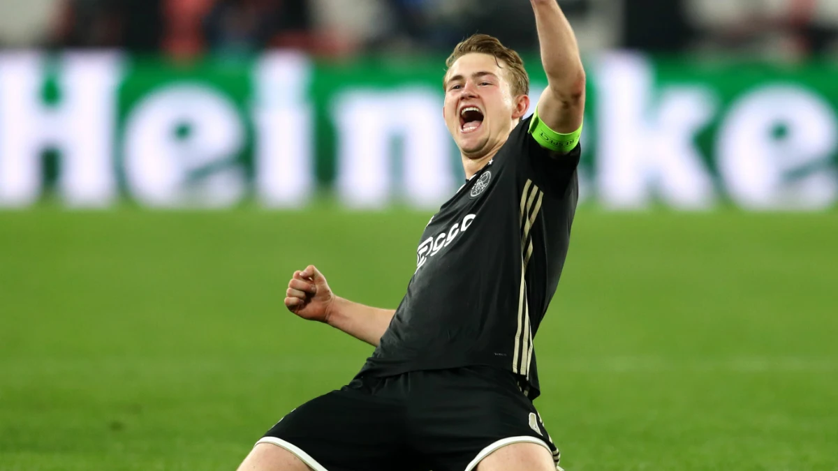 De Ligt celebra un gol