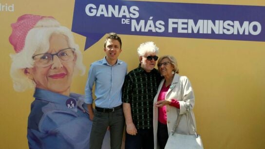 Pedro Almod&oacute;var ha acudido a apoyar a la alcaldesa de Madrid y candidata a la reelecci&oacute;n Manuela Carmena