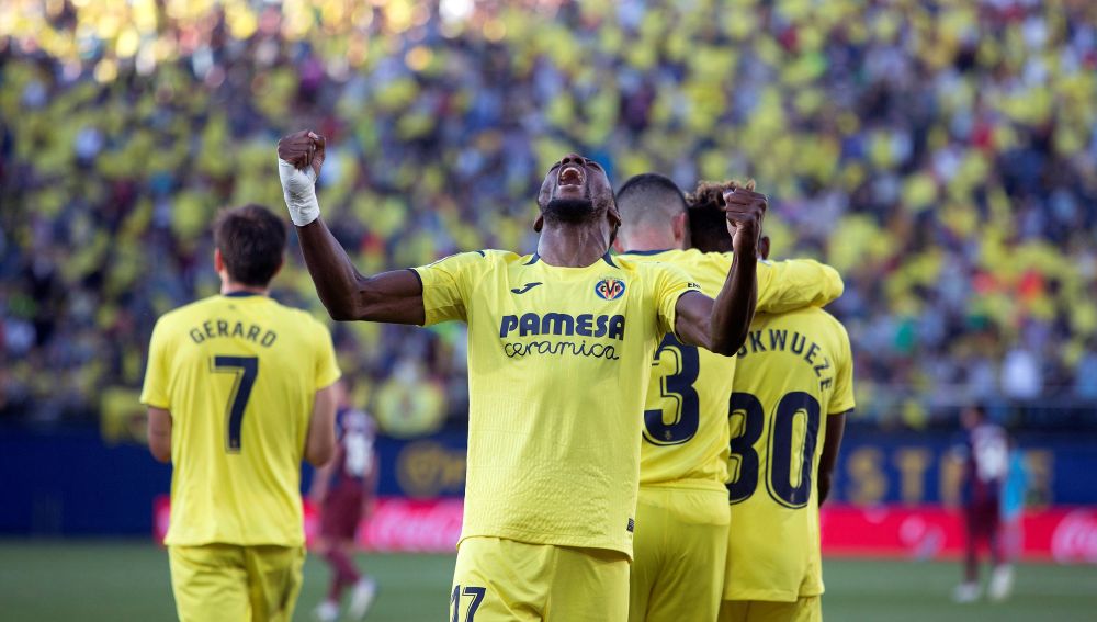 El Villarreal celebra la victoria ante el Eibar