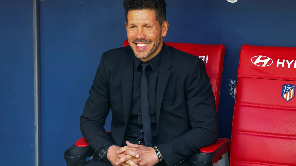 Simeone, sonriente en el banquillo