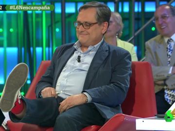 Marhuenda cumple su palabra y luce en laSexta Noche los calcetines con el rostro de Pedro Sánchez Marhuenda cumple su palabra y luce en laSexta Noche los calcetines con el rostro de Pedro Sánchez