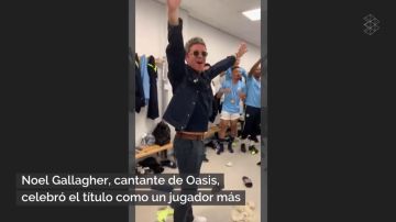 Noel Gallagher, desatado: el cantante de Oasis celebra la Premier del Manchester City en el vestuario