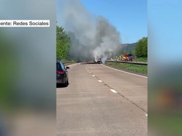 Se estrella una avioneta en Gales tras chocar con un tendido eléctrico Se estrella una avioneta en Gales tras chocar con un tendido eléctrico