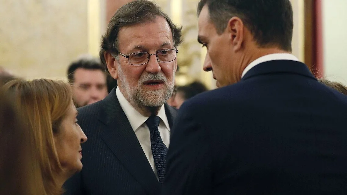 Mariano Rajoy con Pedro Sánchez