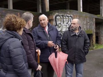 Familiares de niños con discapacidad piden mejoras en el CEE María Mariño: "Venimos aquí a dar voz a los que no la tienen" Familiares de niños con discapacidad piden mejoras en el CEE María Mariño: "Venimos aquí a dar voz a los que no la tienen"