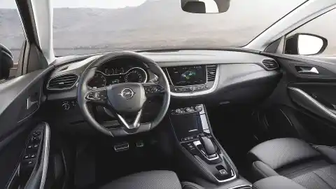 Opel Grandland X Hybrid4 Opel Grandland X Hybrid4
