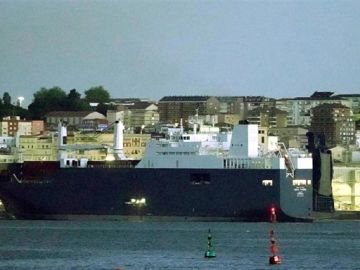 El barco saudí atracado en Bilbao El barco saudí atracado en Bilbao