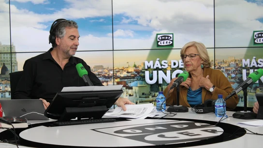 Manuela Carmena con Carlos Alsina en Más de uno Manuela Carmena con Carlos Alsina en Más de uno