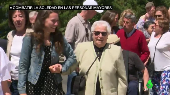 Ada Colau anuncia 50 millones de euros para luchar contra la soledad de los ancianos Ada Colau anuncia 50 millones de euros para luchar contra la soledad de los ancianos