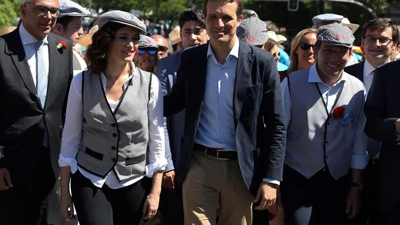 Pablo Casado, acompañado por Jose Luis Martínez-Almeida y Díaz Ayuso