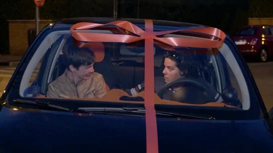 María alucina con el regalo de su jefa: "Me parece excesivo, pero me quedo con el coche y mis vacaciones" María alucina con el regalo de su jefa: "Me parece excesivo, pero me quedo con el coche y mis vacaciones"