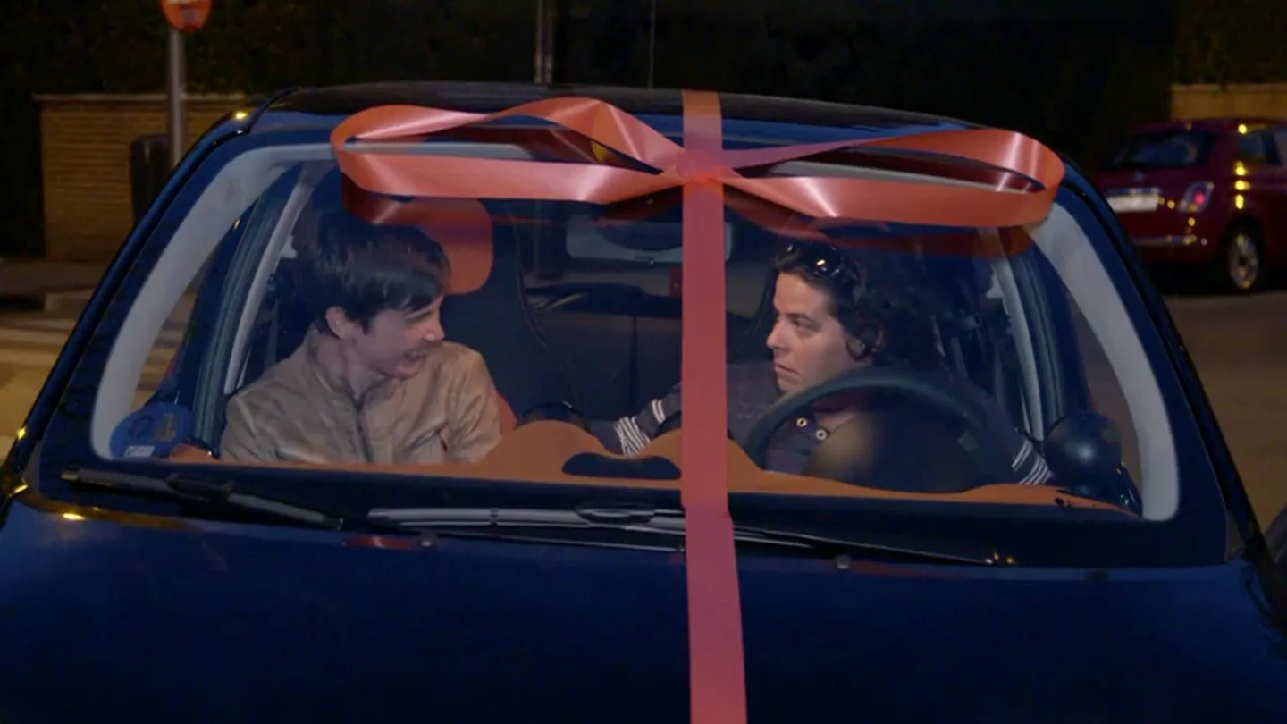María alucina con el regalo de su jefa: "Me parece excesivo, pero me quedo con el coche y mis vacaciones" María alucina con el regalo de su jefa: "Me parece excesivo, pero me quedo con el coche y mis vacaciones"