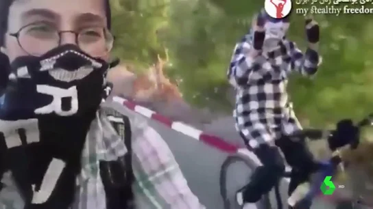 Un fiscal iraní prohíbe a las mujeres ir en bici por ''incitar al libertinaje'' Un fiscal iraní prohíbe a las mujeres ir en bici por ''incitar al libertinaje''