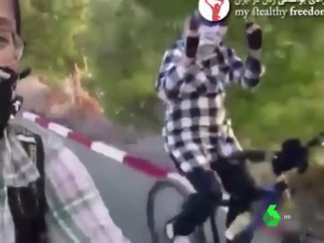 Un fiscal iraní prohíbe a las mujeres ir en bici por ''incitar al libertinaje'' Un fiscal iraní prohíbe a las mujeres ir en bici por ''incitar al libertinaje''
