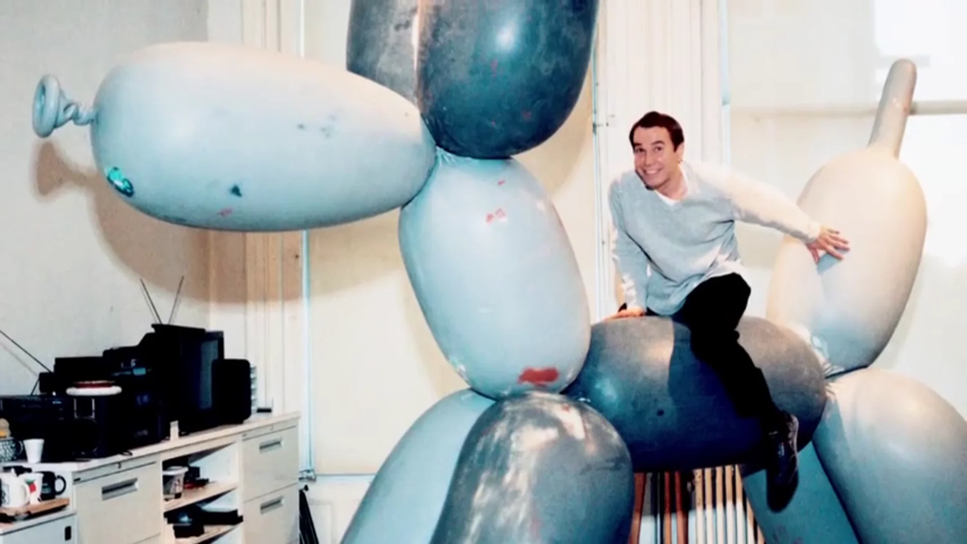 La máquina de hacer dinero de Jeff Koons, el artista vivo más caro