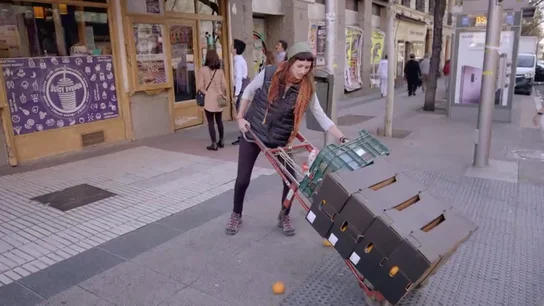 Perdidos en Madrid antes de la primera entrega: la jefa de Juicy Avenue se infiltra como repartidora de almacén Perdidos en Madrid antes de la primera entrega: la jefa de Juicy Avenue se infiltra como repartidora de almacén