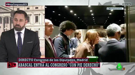 Abascal valora su encuentro con Iglesias en el ascensor: "Hay que mantener la cordialidad aunque convoquen alertas antifascistas" Abascal valora su encuentro con Iglesias en el ascensor: "Hay que mantener la cordialidad aunque convoquen alertas antifascistas"