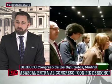 Abascal valora su encuentro con Iglesias en el ascensor: "Hay que mantener la cordialidad aunque convoquen alertas antifascistas" Abascal valora su encuentro con Iglesias en el ascensor: "Hay que mantener la cordialidad aunque convoquen alertas antifascistas"