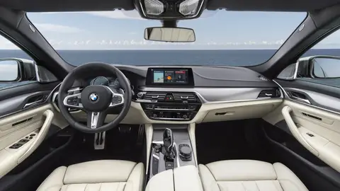 BMW M550i xDrive BMW M550i xDrive