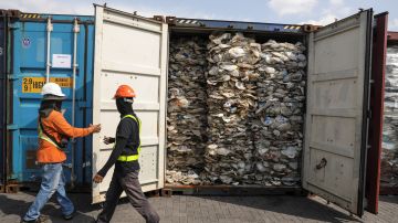 Malasia devolverá 3.000 toneladas de plástico no reciclable a sus países de origen.