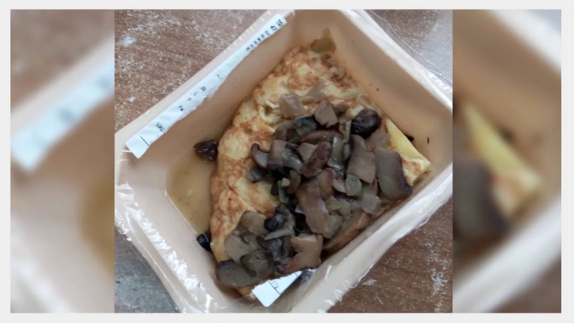 Las imágenes del servicio de comida a domicilio en Málaga: esto es lo que comen los ancianos en situación de dependencia