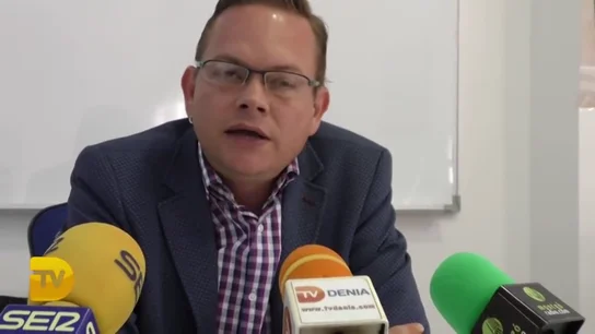 Un candidato de Podemos arremete contra Pablo Iglesias: "Coletas, no se te ocurre otra idea que hablar de Amancio Ortega" Un candidato de Podemos arremete contra Pablo Iglesias: "Coletas, no se te ocurre otra idea que hablar de Amancio Ortega"