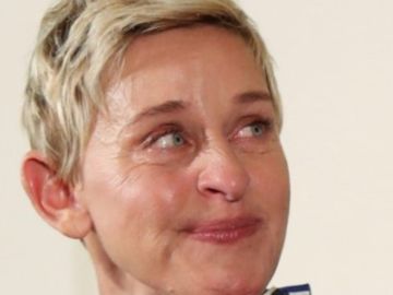 Ellen DeGeneres confiesa que su padrastro abusaba de ella: "No se lo quería contar a mi madre, quería protegerla" Ellen DeGeneres confiesa que su padrastro abusaba de ella: "No se lo quería contar a mi madre, quería protegerla"