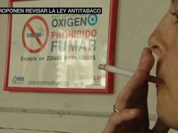 La ley antitabaco de 2011 ya no es eficaz: los expertos proponen nuevas medidas para paliar el aumento de fumadores La ley antitabaco de 2011 ya no es eficaz: los expertos proponen nuevas medidas para paliar el aumento de fumadores