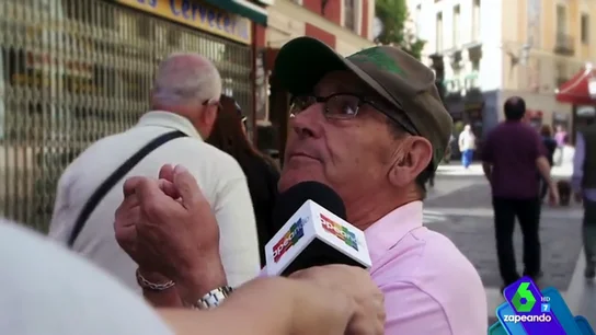 El enfado de un señor con la adicción de los jóvenes al móvil: El enfado de un señor con la adicción de los jóvenes al móvil: