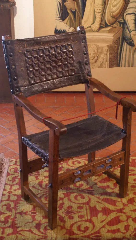 El sillón del Diablo expuesto en el Palacio de Fabio Nelli