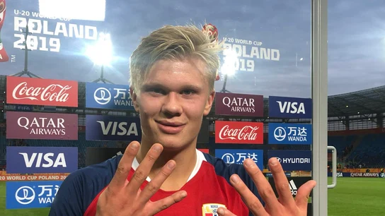 Haaland hace el gesto de '9' por los nueve goles que ha marcado contra Honduras Haaland hace el gesto de '9' por los nueve goles que ha marcado contra Honduras