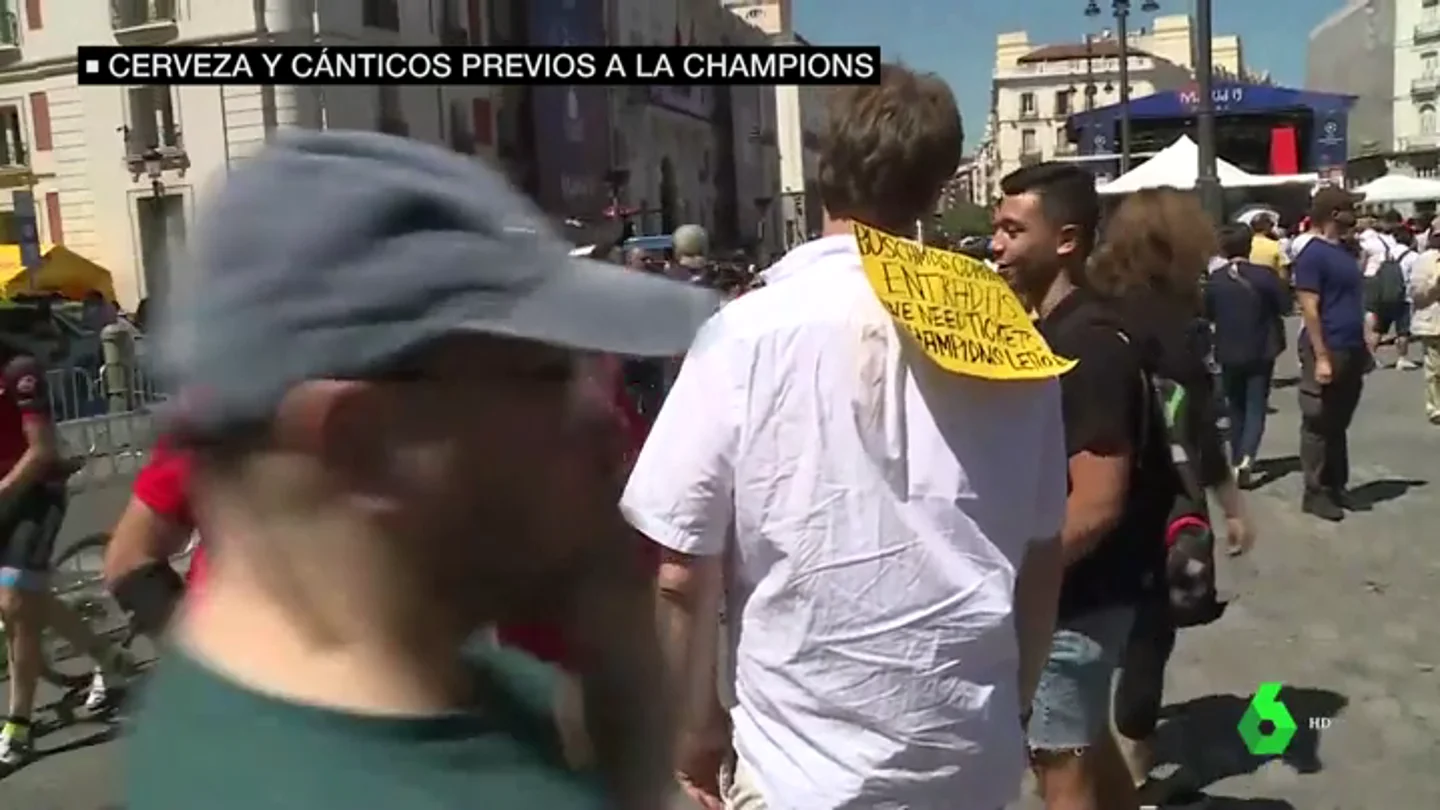 La Plaza Mayor se transforma por la Champions: sin sillas y sin mesas, pero con mucha cerveza e ingleses buscando entrada La Plaza Mayor se transforma por la Champions: sin sillas y sin mesas, pero con mucha cerveza e ingleses buscando entrada