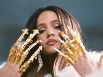 El artista neoyorkino que se esconde tras las uñas postizas del último videoclip de Rosalía El artista neoyorkino que se esconde tras las uñas postizas del último videoclip de Rosalía