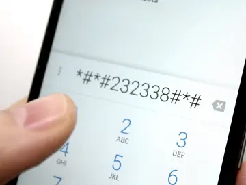 Los códigos se introducen desde el dial del teléfono Los códigos se introducen desde el dial del teléfono