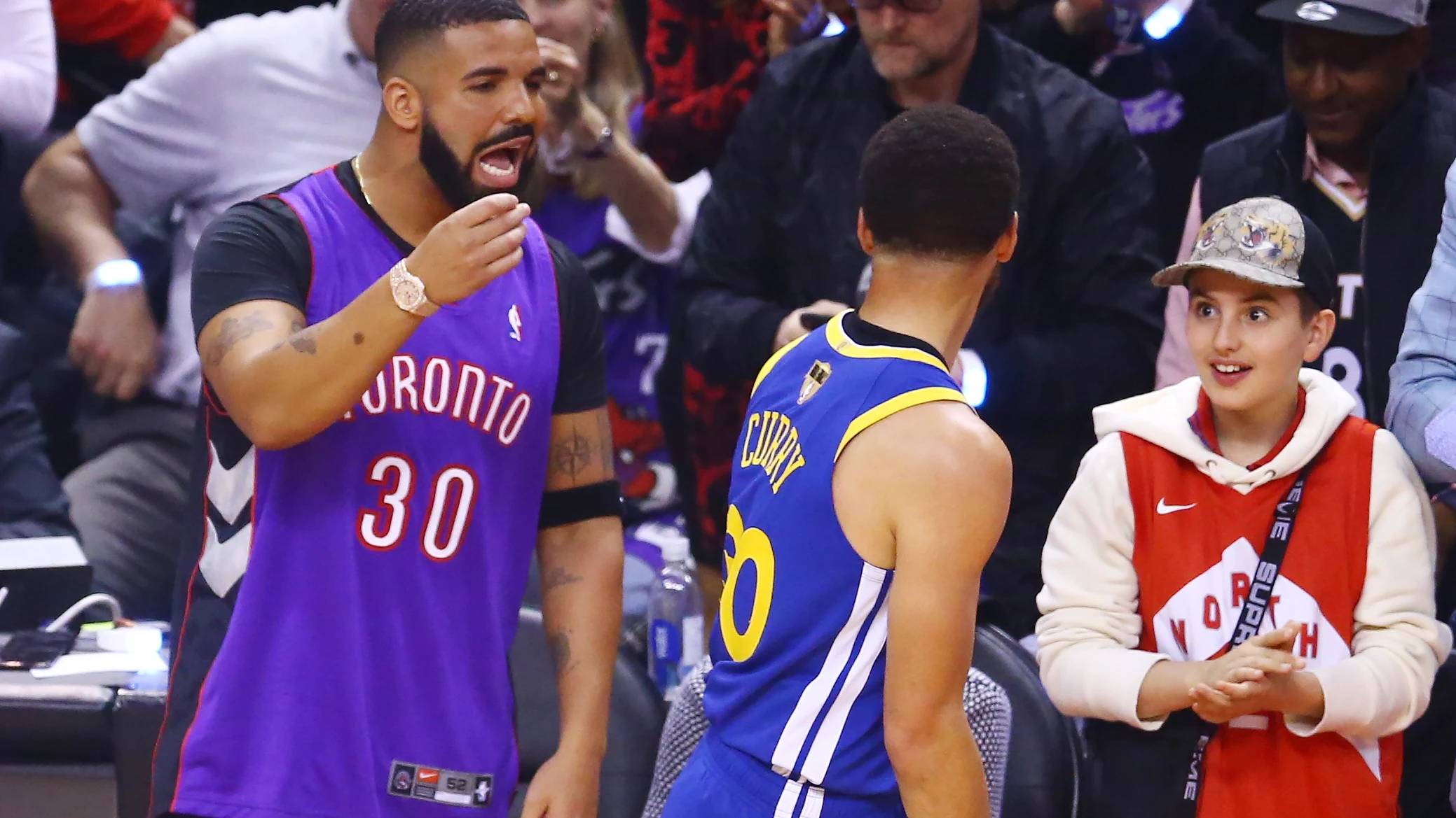 Drake increpa a Curry durante las Finales