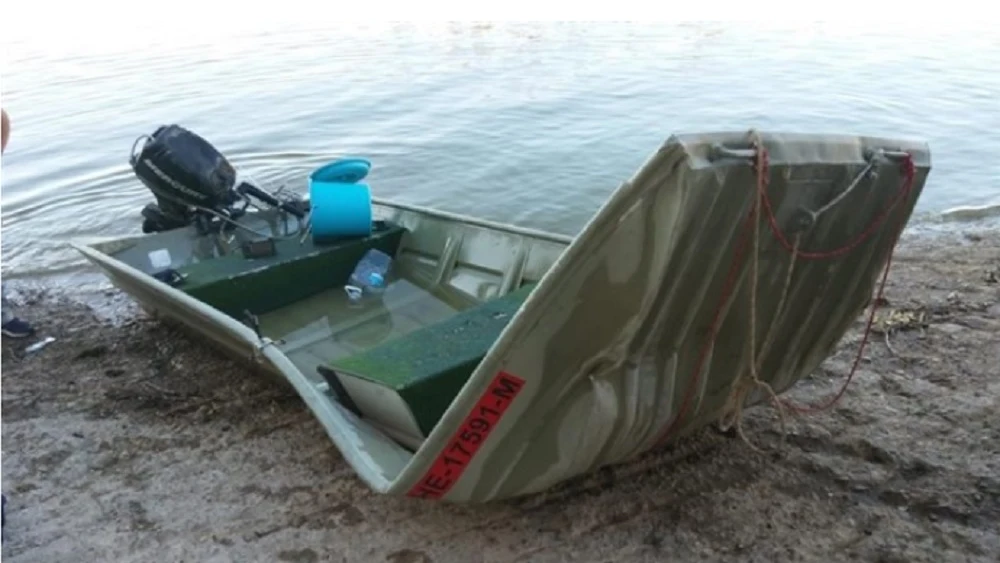 Una de las lanchas que chocó en el pantano de Mequinenza, Zaragoza