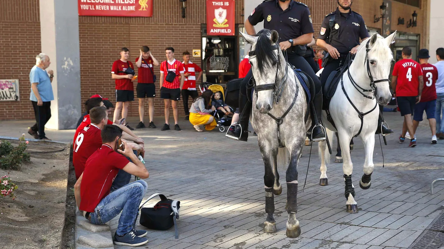 La Policía, a caballo antes de la final La Policía, a caballo antes de la final