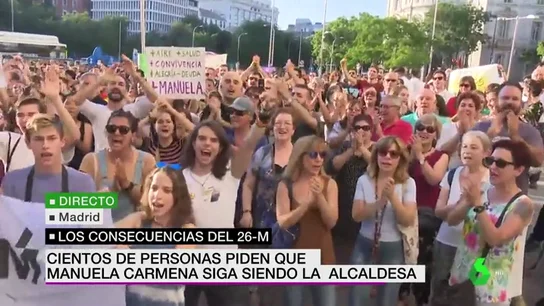 Cientos de personas se concentran en Madrid para pedir que Carmena siga siendo alcaldesa Cientos de personas se concentran en Madrid para pedir que Carmena siga siendo alcaldesa