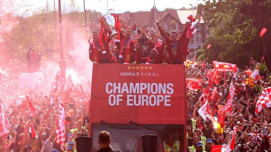 El Liverpool festeja la Champions League El Liverpool festeja la Champions League