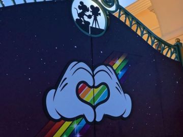 Disneyland París organiza una jornada lleva de actividades con motivo del Día Internacional del Orgullo LGTBI. Disneyland París organiza una jornada lleva de actividades con motivo del Día Internacional del Orgullo LGTBI.