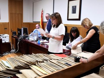 Imagen de un momento del recuento oficial realizado por la Junta Electoral de las elecciones municipales de León Imagen de un momento del recuento oficial realizado por la Junta Electoral de las elecciones municipales de León