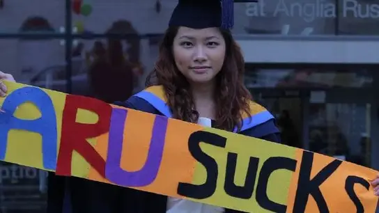 Una estudiante consigue 70.000 euros tras demandar a una universidad por no recibir la "alta calidad" de enseñanza que prometía Una estudiante consigue 70.000 euros tras demandar a una universidad por no recibir la "alta calidad" de enseñanza que prometía