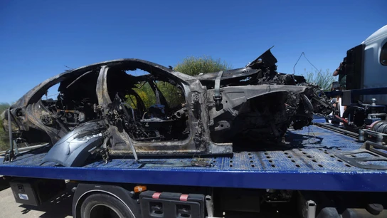 El coche en el que viajan Reyes y sus familiares El coche en el que viajan Reyes y sus familiares