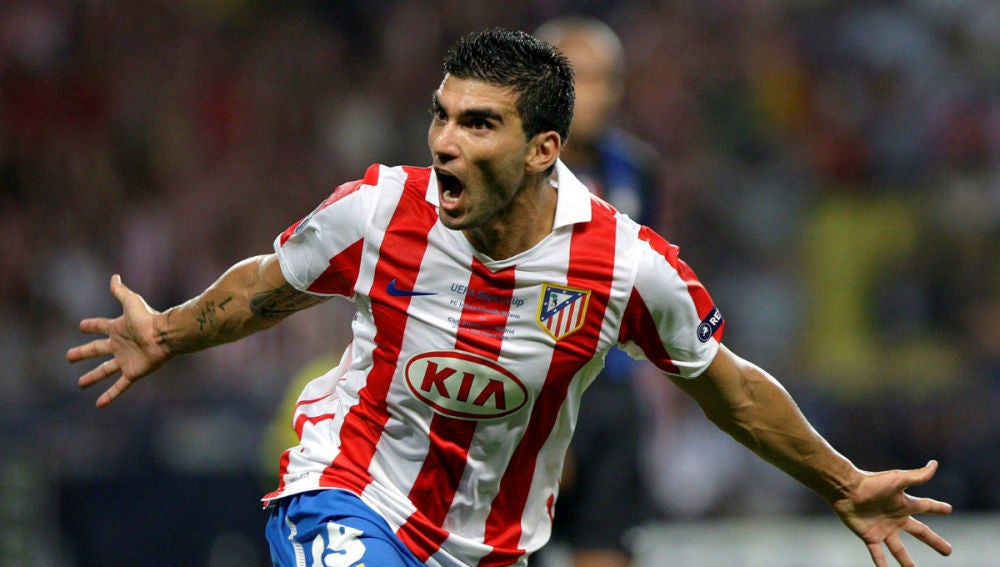 Reyes celebra un gol con el Atlético