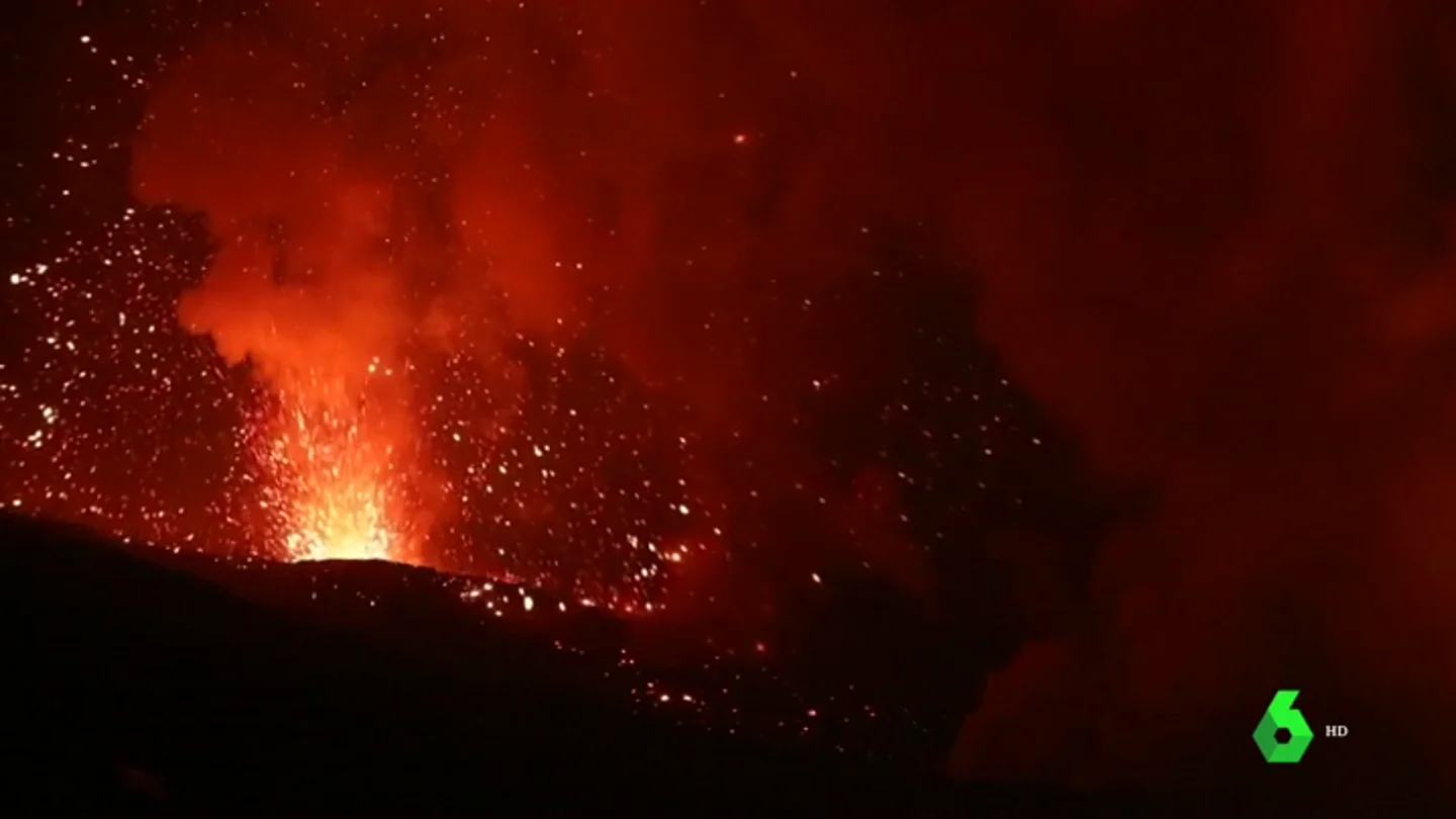 El volcán Etna vuelve a entrar en erupción El volcán Etna vuelve a entrar en erupción