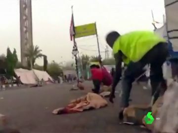 Al menos 30 muertos en Sudán después de que el ejercito disparase en un campamento de protesta Al menos 30 muertos en Sudán después de que el ejercito disparase en un campamento de protesta